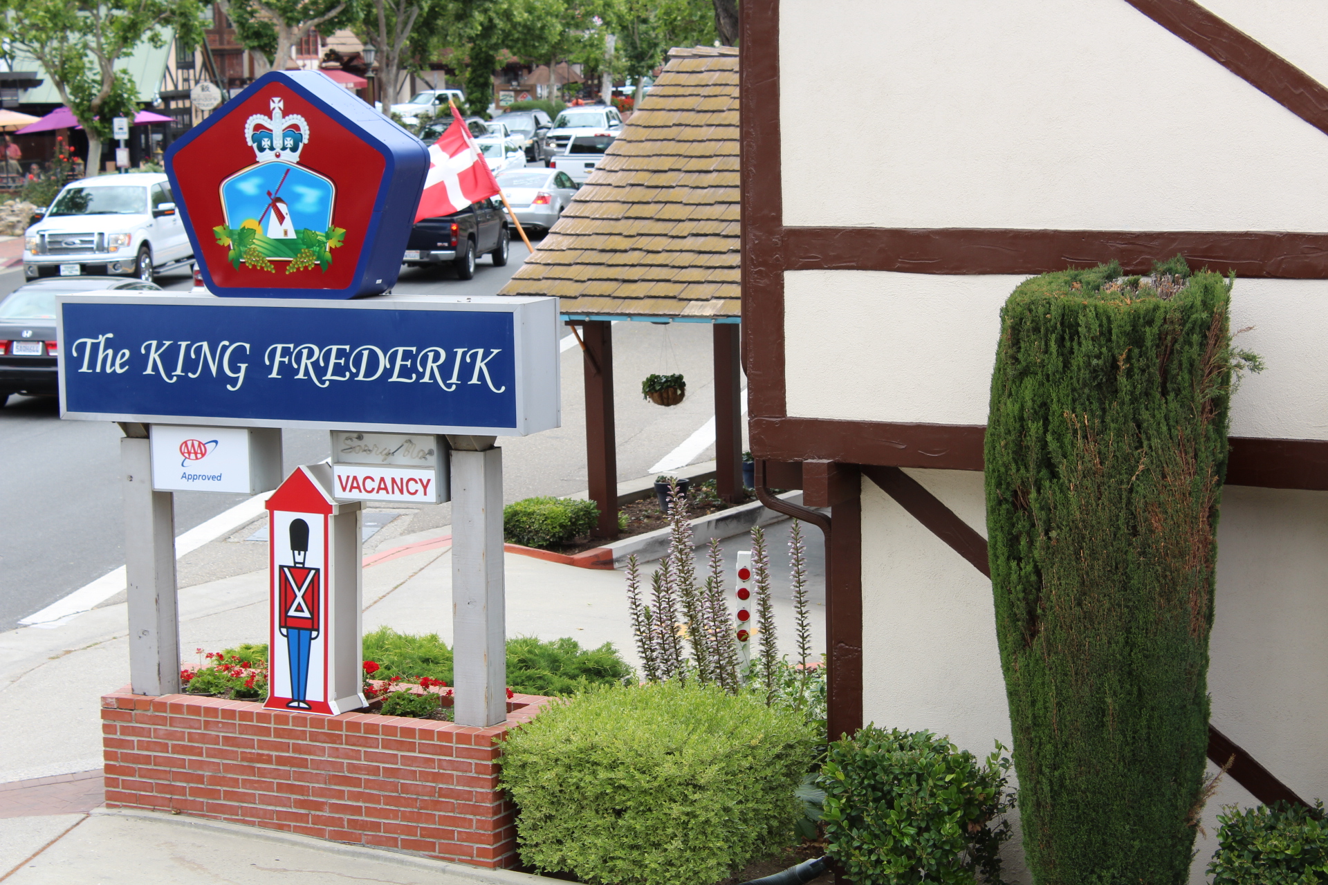 The King Frederik Inn entrance in Solvang, CA